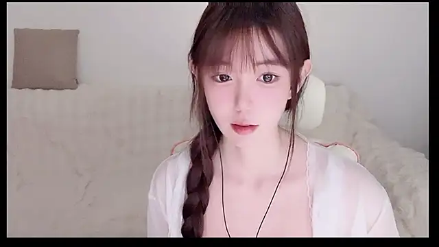 Xiao-runbao online show from 12/17/25, 01:05