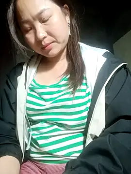 suki-lady online show from 11/30/25, 10:16