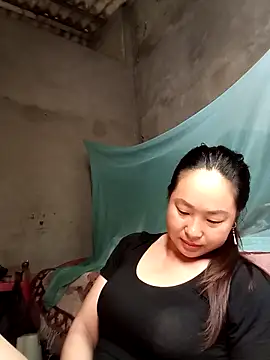 Snapshot of suki-lady chatting on 09/24/25, 01:46 suki-lady online show from 09/24/25, 01:46
