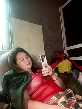 suki-lady online show from 10/24/25, 02:21