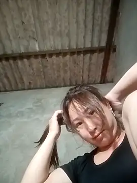 suki-lady online show from 11/24/25, 11:32