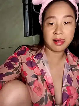 Snapshot of suki-lady chatting on 09/29/25, 02:01 suki-lady online show from 09/29/25, 02:01