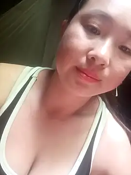 Snapshot of suki-lady chatting on 09/14/25, 04:02 suki-lady online show from 09/14/25, 04:02
