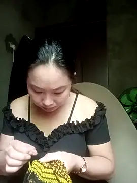 suki-lady online show from 10/26/25, 02:56