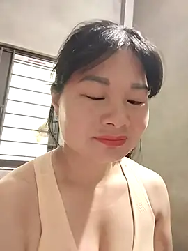 kute-00 online show from 11/25/25, 06:03