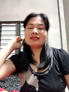 kute-00 online show from 11/18/25, 02:20