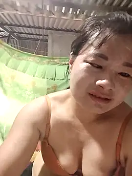 kute-00 online show from 10/30/25, 04:55