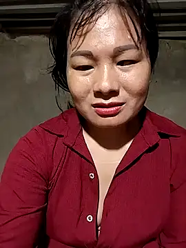 Snapshot of kute-00 chatting on 10/07/25, 02:23 kute-00 online show from 10/07/25, 02:23