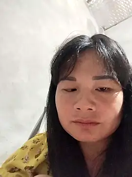 kute-00 online show from 11/15/25, 02:21