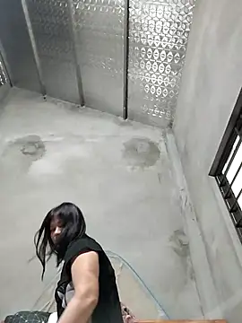 kute-00 online show from 12/16/25, 06:39