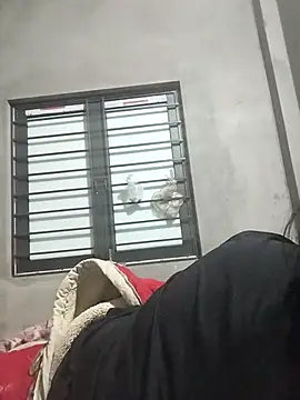 kute-00 online show from 12/01/25, 09:48