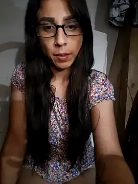Snapshot of Lindasimpson chatting on 09/15/25, 11:32 Lindasimpson online show from 09/15/25, 11:32