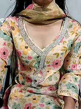 Snapshot of Daizy_Shah chatting on 05/10/26, 04:53 Daizy Shah online show from 05/10/26, 04:53