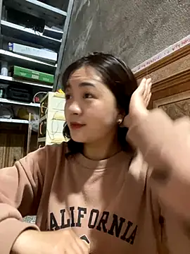 Lonnina online show from 11/12/25, 01:21