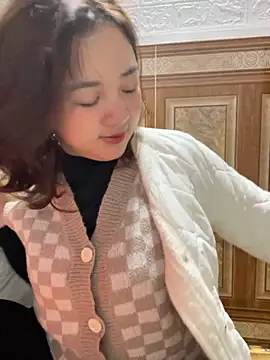 Lonnina online show from 11/19/25, 02:11