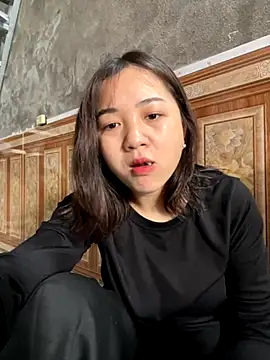 Lonnina online show from 10/31/25, 02:08