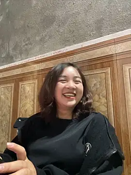 Lonnina online show from 11/13/25, 02:15