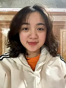 Lonnina online show from 11/18/25, 04:16