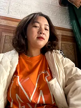 Lonnina online show from 12/04/25, 01:59