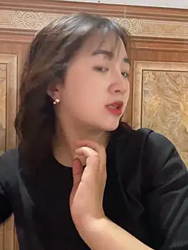 Lonnina online show from 11/16/25, 03:44