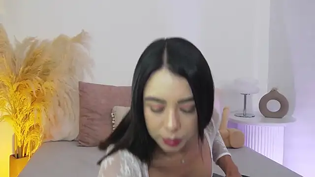 Snapshot of NicolleSteel chatting on 03/08/26, 01:47 NicolleSteel online show from 03/08/26, 01:47