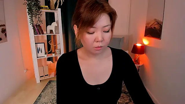 Snapshot of nazu_chan chatting on 10/20/25, 10:49 nazu chan online show from 10/20/25, 10:49