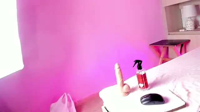 Snapshot of IvyBennet_ chatting on 11/08/25, 08:23 IvyBennet online show from 11/08/25, 08:23