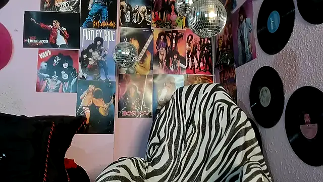 Snapshot of Avril_Maria chatting on 02/13/26, 06:41 Avril Maria online show from 02/13/26, 06:41