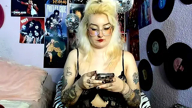 Avril Maria online show from 05/29/26, 01:22