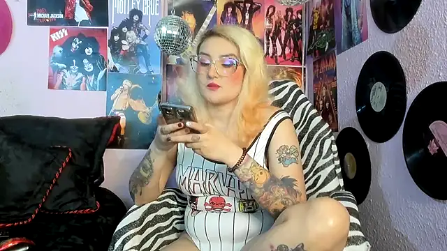 Snapshot of Avril_Maria chatting on 02/05/26, 06:37 Avril Maria online show from 02/05/26, 06:37