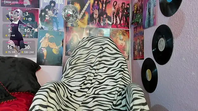 Avril Maria online show from 10/30/25, 10:50