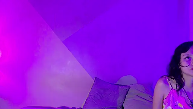 Snapshot of Laura_and_Kevin chatting on 09/20/25, 02:44 Laura and Kevin online show from 09/20/25, 02:44