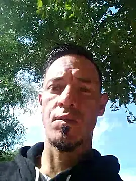 Snapshot of JuanD_vero chatting on 11/02/25, 10:31 JuanD vero online show from 11/02/25, 10:31