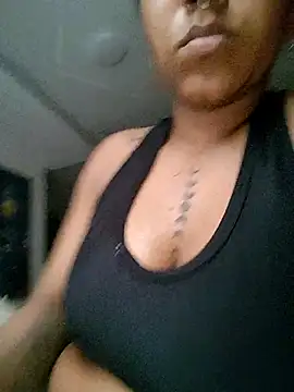 Snapshot of kdfoxxx chatting on 09/17/25, 10:34 kdfoxxx online show from 09/17/25, 10:34