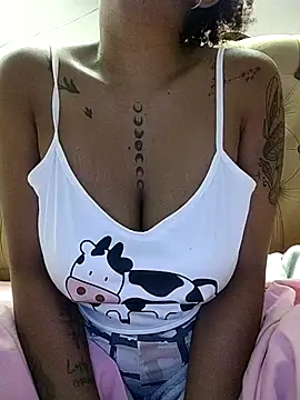 Snapshot of kdfoxxx chatting on 10/11/25, 03:40 kdfoxxx online show from 10/11/25, 03:40