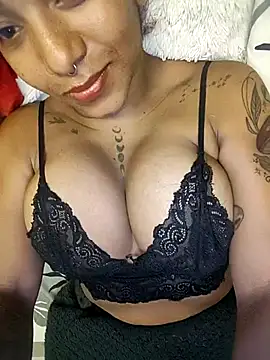 Snapshot of kdfoxxx chatting on 10/02/25, 11:24 kdfoxxx online show from 10/02/25, 11:24