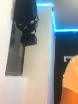 Snapshot of zoeandangel chatting on 11/05/25, 06:49 zoeandangel online show from 11/05/25, 06:49