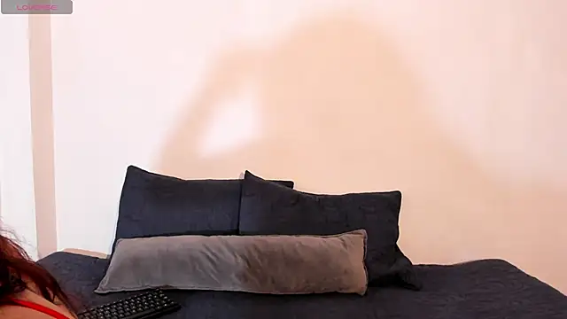 Lia Rousse0 online show from 02/14/26, 09:15