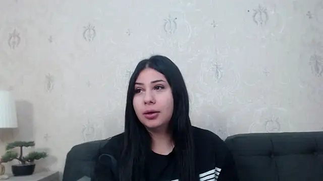 Snapshot of AnaysDivine chatting on 09/30/25, 03:34 AnaysDivine online show from 09/30/25, 03:34