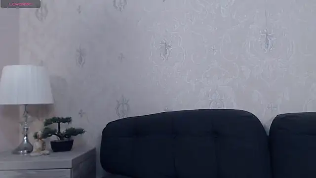 Snapshot of AnaysDivine chatting on 10/06/25, 03:19 AnaysDivine online show from 10/06/25, 03:19