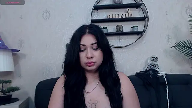 Snapshot of AnaysDivine chatting on 10/18/25, 02:57 AnaysDivine online show from 10/18/25, 02:57