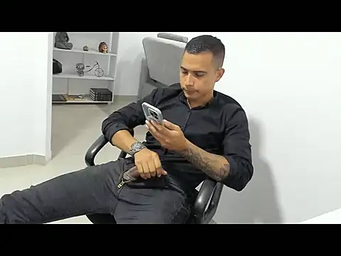 AndrewGmz online show from 11/13/25, 02:26