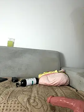 Miafisher  online show from 12/21/25, 03:19