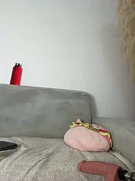 Miafisher  online show from 12/19/25, 12:36