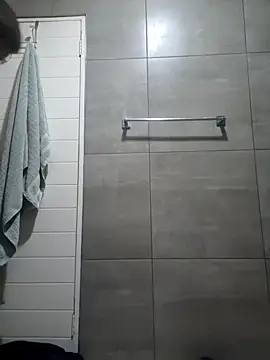 macmaddy8989 online show from 12/01/25, 07:15