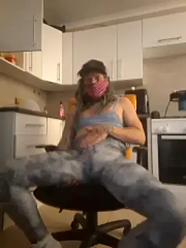 macmaddy8989 online show from 02/22/26, 04:04