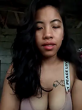 Snapshot of Yapsyxx chatting on 10/21/25, 12:43 Yapsyxx online show from 10/21/25, 12:43
