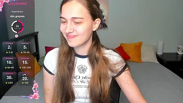 Snapshot of Alisa__Kelly chatting on 10/18/25, 12:56 Alisa Kelly online show from 10/18/25, 12:56