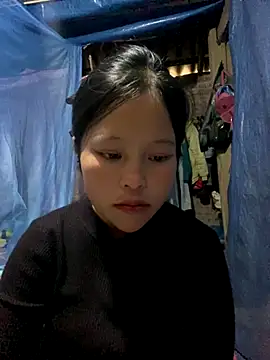 O o UwU o O online show from 11/05/25, 07:22