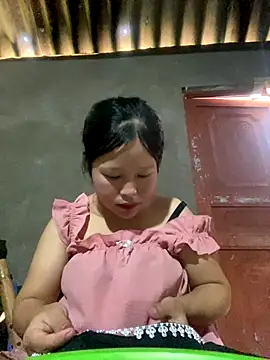 O o UwU o O online show from 10/28/25, 04:57